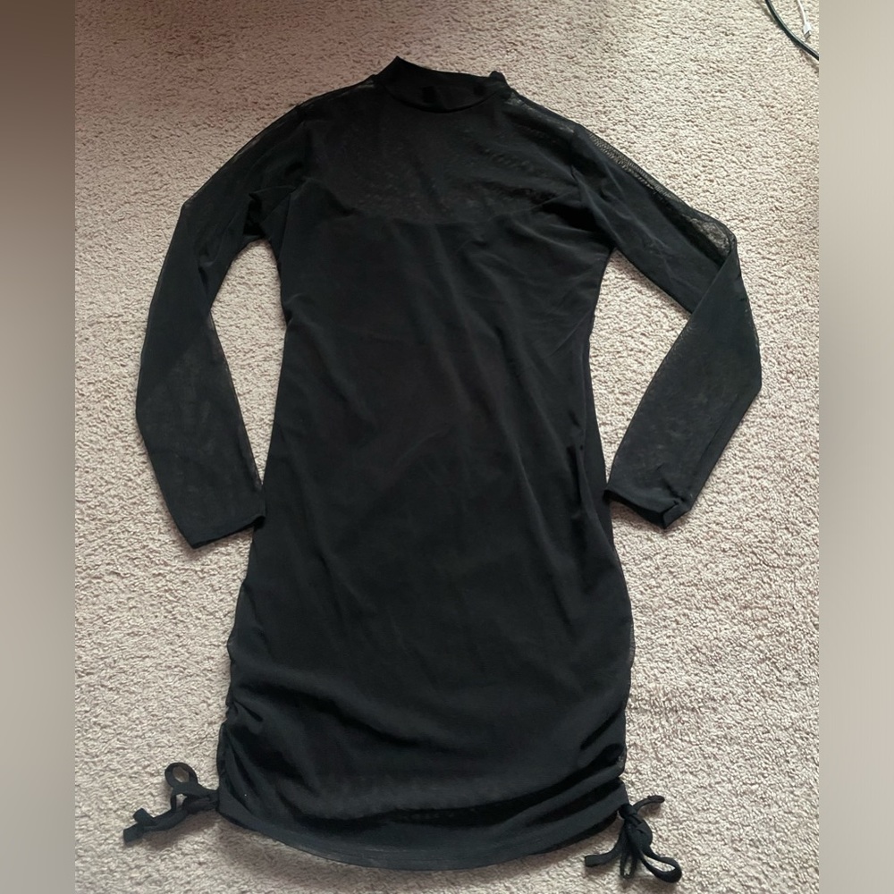 Pretty Little Thing bodycon dress